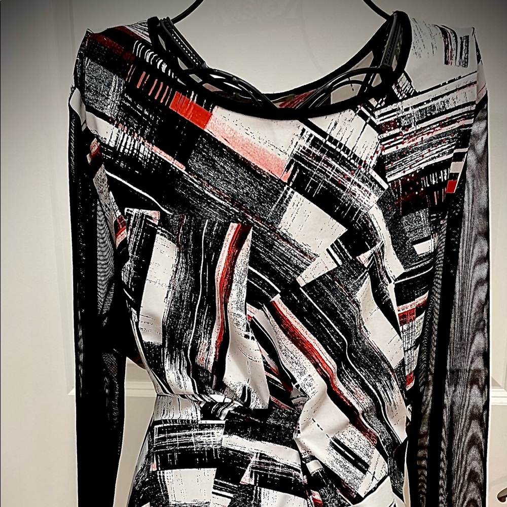 “Cactus” Woman’s XL Blk, Wht, & Red Geometric Design 3/4 Blk Sheer Sleeve Tunic